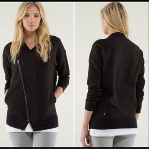 Lululemon Black Mula Bundle Wrap Zip Jacket